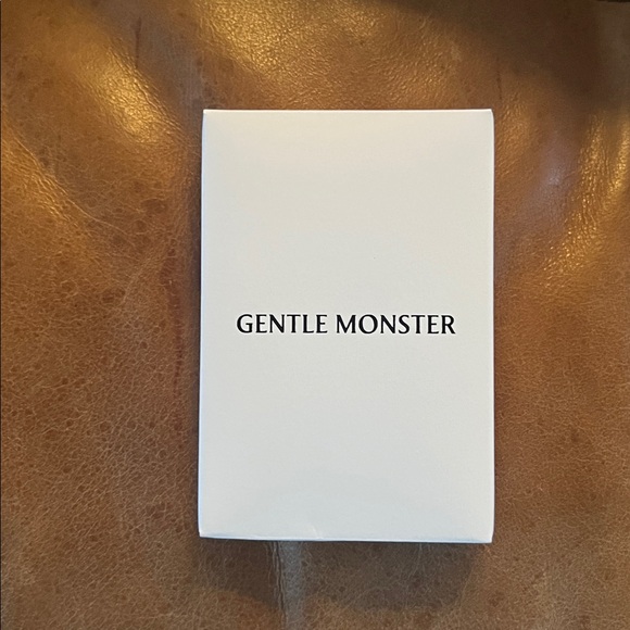 Gentle Monster Sunglasses Lix 01 (Unisex, Men’s or Women’s glasses) - Picture 9 of 13